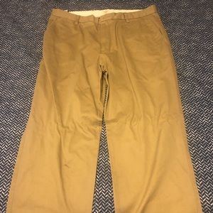 Men’s khaki pants